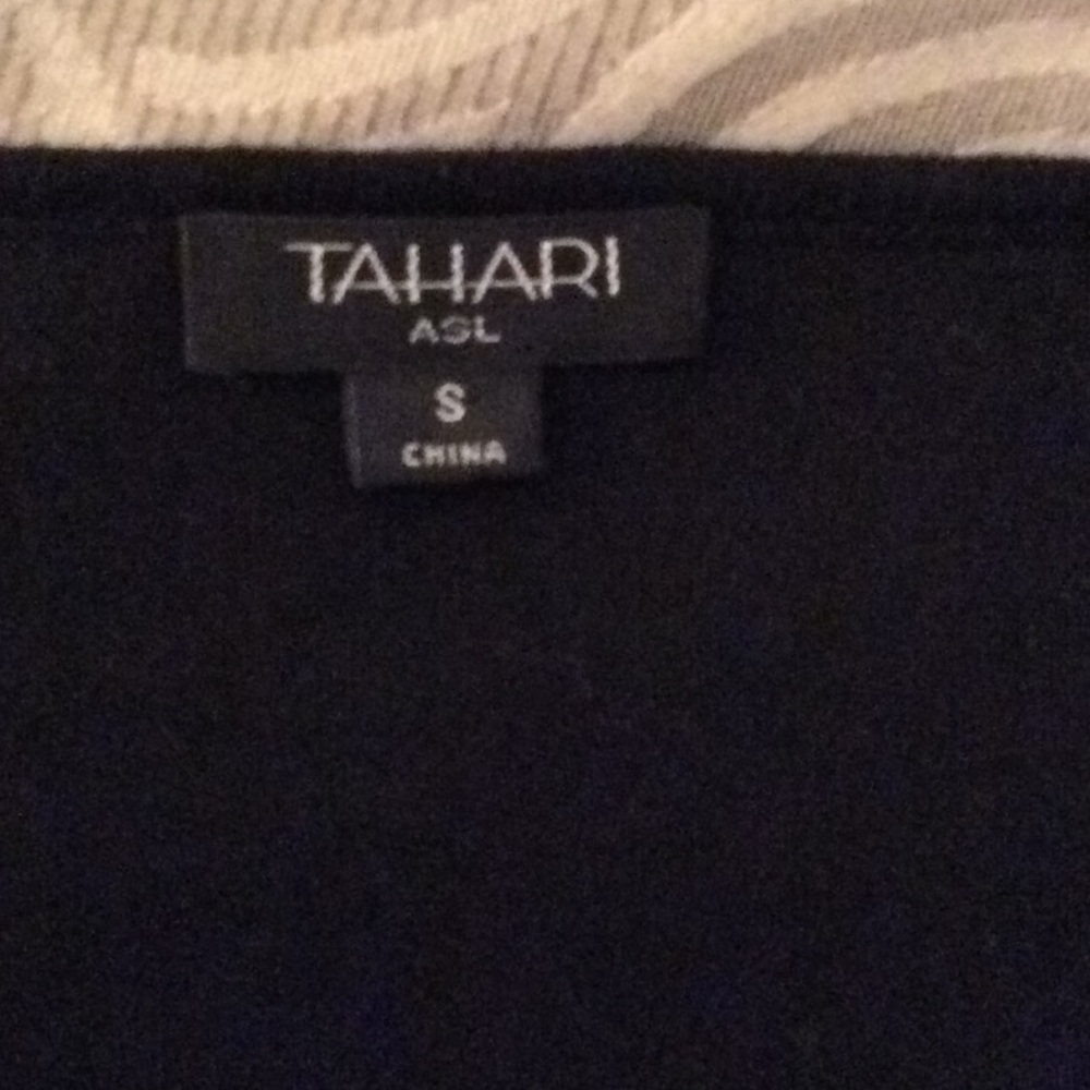 Tahari Tunic Sweater - Picture 3 of 3